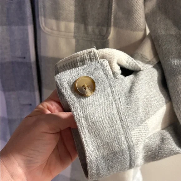 Old Navy Plaid Soft Brushed Utility Shacket Button Gray Jacket Womens - Picture 6 of 6